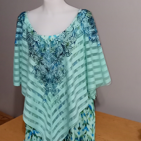 World unity top - Picture 2 of 6